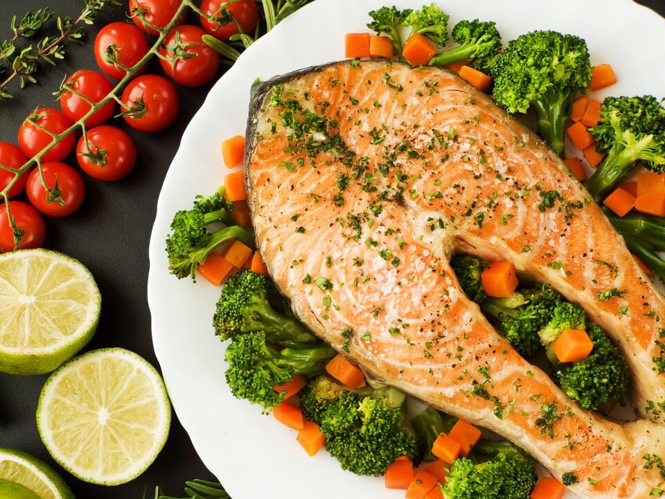 Печена риба со зеленчук е одлична опција за ручек за слабеење