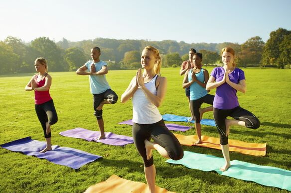 Часови по јога со цел губење на тежината и подобрување на здравјето на целото тело